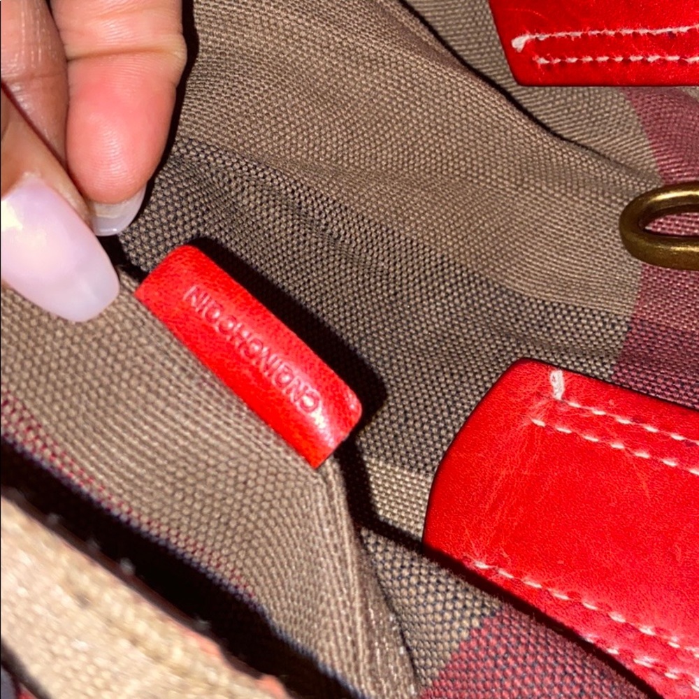 Burberry bag authentic - Picture 4 of 5